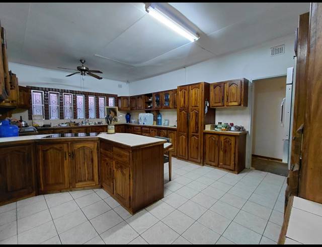 4 BEDROOM FREESTANDING FOR SALE IN IMPALA PARK